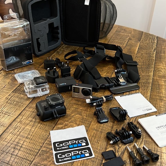 GoPro Hero 4 Silver Bundle! - Picture 10 of 10